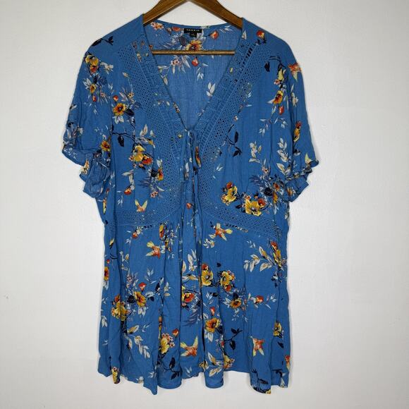 Torrid Tunic Top Womens 2X Blue Floral Short Sleeve Crochet Boho Peasant Blouse - Picture 1 of 7